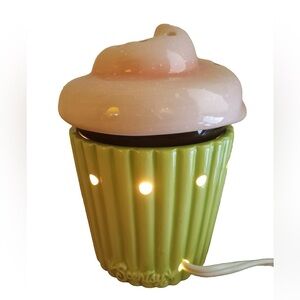 Retired Scentsy cupcake warmer